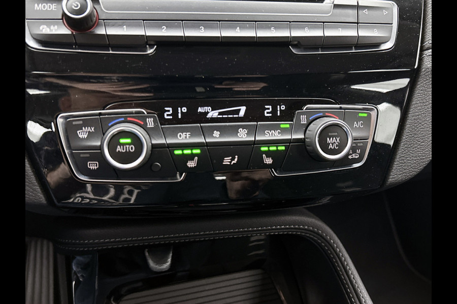 BMW X2 SDrive18i Executive Edition Automaat (NAVIGATIE, TREKHAAK AFNEEMBAAR, CAMERA, STOELVERWARMING, LED,)