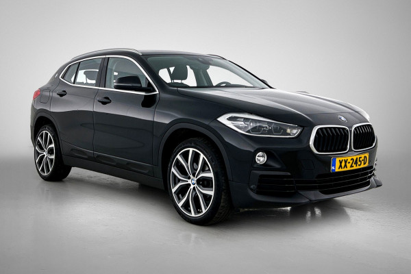 BMW X2 SDrive18i Executive Edition Automaat (NAVIGATIE, TREKHAAK AFNEEMBAAR, CAMERA, STOELVERWARMING, LED,)