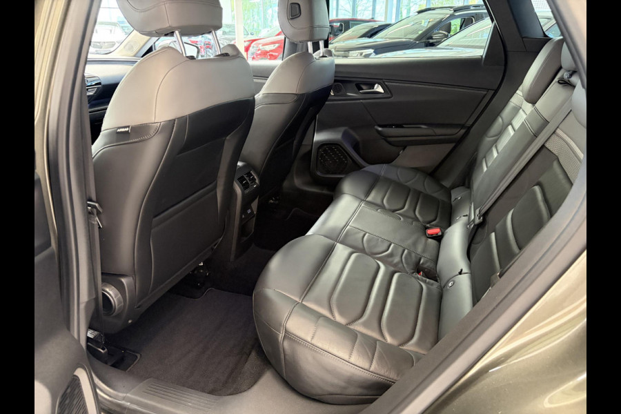 Citroën C5 X 130pk Automaat Business Plus | Leder | Navigatie | Apple Carplay/Android Auto| Achteruitrijcamera | Voorruitverwarming | Stuurwielverwarming
