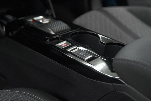 Peugeot 2008 Hybrid 145 Allure | 360 Camera | Adaptieve Cruise Control | Dodehoekdetectie | Apple Carplay