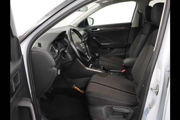 Volkswagen T-Roc 1.0 TSI Style | Stoelverwarming | Camera | Carplay | Adaptive cruise | Navigatie | Full LED | Climate control | DAB | Bluetooth | Parkeerhulp | Getint glas