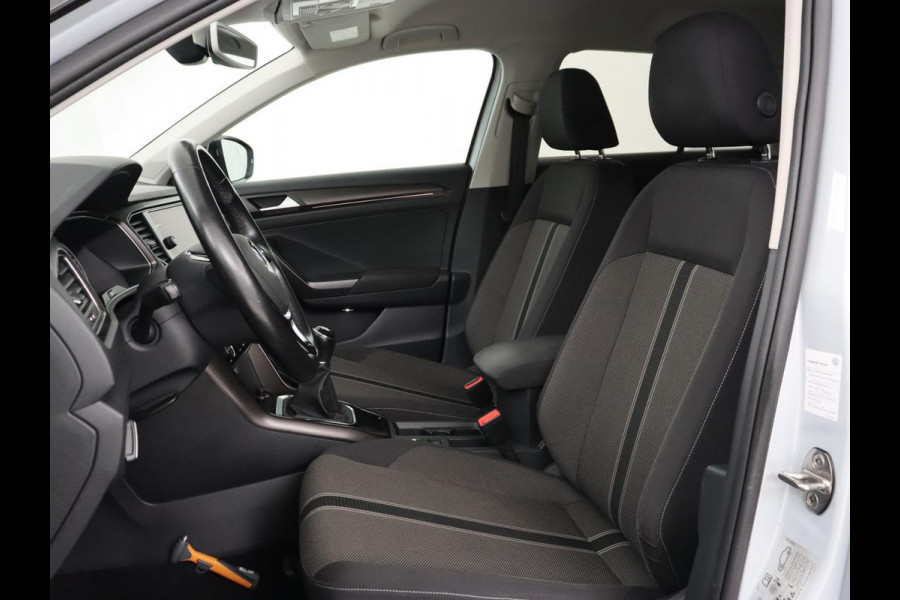 Volkswagen T-Roc 1.0 TSI Style | Stoelverwarming | Camera | Carplay | Adaptive cruise | Navigatie | Full LED | Climate control | DAB | Bluetooth | Parkeerhulp | Getint glas