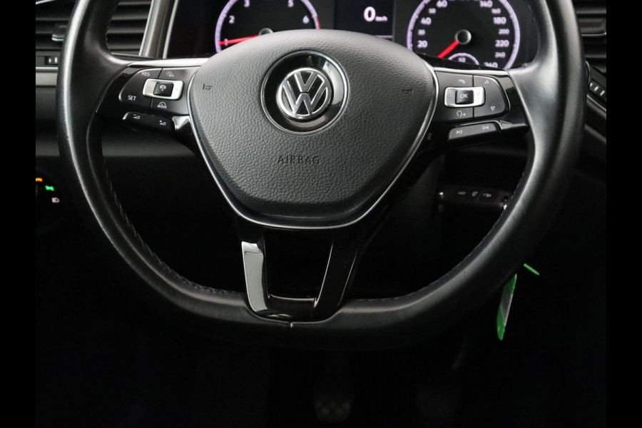 Volkswagen T-Roc 1.0 TSI Style | Stoelverwarming | Camera | Carplay | Adaptive cruise | Navigatie | Full LED | Climate control | DAB | Bluetooth | Parkeerhulp | Getint glas