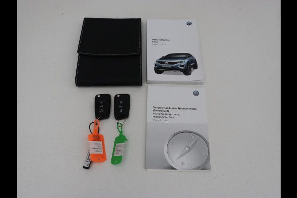 Volkswagen T-Roc 1.0 TSI Style | Stoelverwarming | Camera | Carplay | Adaptive cruise | Navigatie | Full LED | Climate control | DAB | Bluetooth | Parkeerhulp | Getint glas