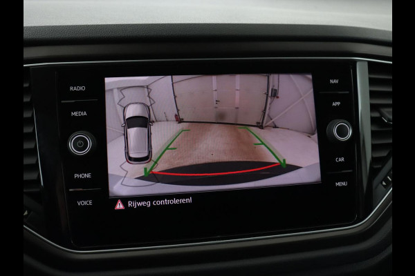 Volkswagen T-Roc 1.0 TSI Style | Stoelverwarming | Camera | Carplay | Adaptive cruise | Navigatie | Full LED | Climate control | DAB | Bluetooth | Parkeerhulp | Getint glas