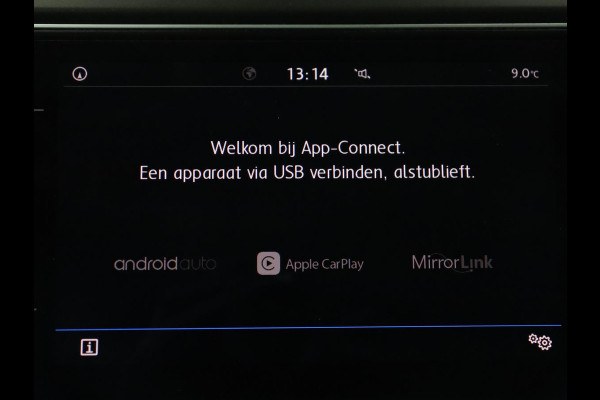 Volkswagen T-Roc 1.0 TSI Style | Stoelverwarming | Camera | Carplay | Adaptive cruise | Navigatie | Full LED | Climate control | DAB | Bluetooth | Parkeerhulp | Getint glas