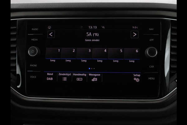 Volkswagen T-Roc 1.0 TSI Style | Stoelverwarming | Camera | Carplay | Adaptive cruise | Navigatie | Full LED | Climate control | DAB | Bluetooth | Parkeerhulp | Getint glas
