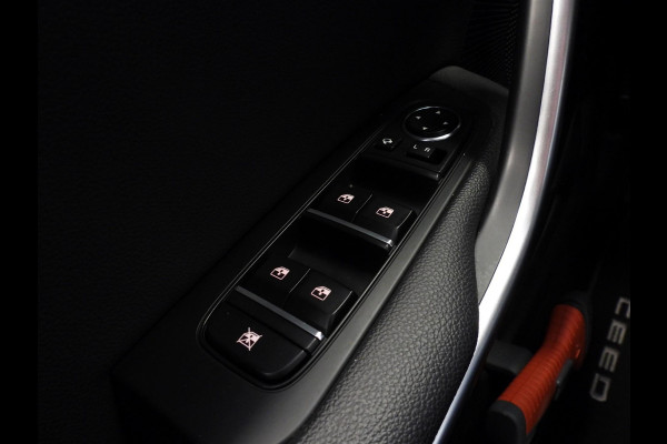 Kia Ceed Sportswagon 1.6 GDI PHEV DynamicPlusLine NAVI/CAMERA/LED/TREKH./16"LMV!