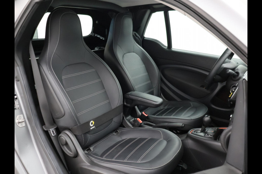 Smart Fortwo cabrio EQ COMFORT PLUS 18 KW + 16 INCH LMV | LEDER | STOELVERW. | CAMERA | NAVIGATIE