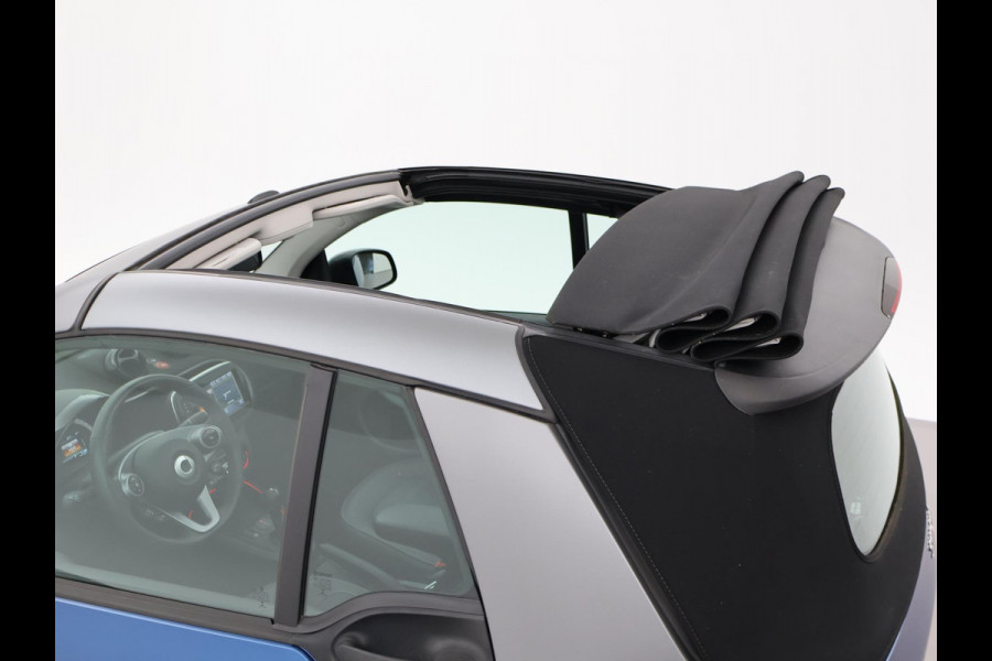 Smart Fortwo cabrio EQ COMFORT PLUS 18 KW + 16 INCH LMV | LEDER | STOELVERW. | CAMERA | NAVIGATIE