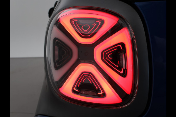 Smart Fortwo cabrio EQ COMFORT PLUS 18 KW + 16 INCH LMV | LEDER | STOELVERW. | CAMERA | NAVIGATIE