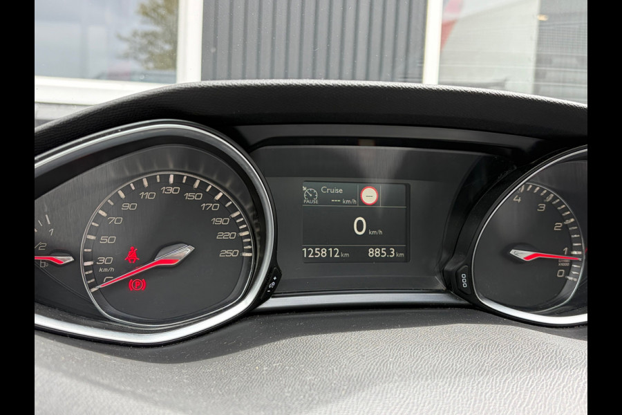 Peugeot 308 1.2 PureTech Allure / Pano / Riem VV