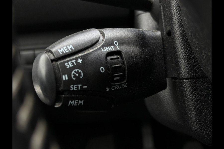 Peugeot 308 1.2 PureTech Allure / Pano / Riem VV