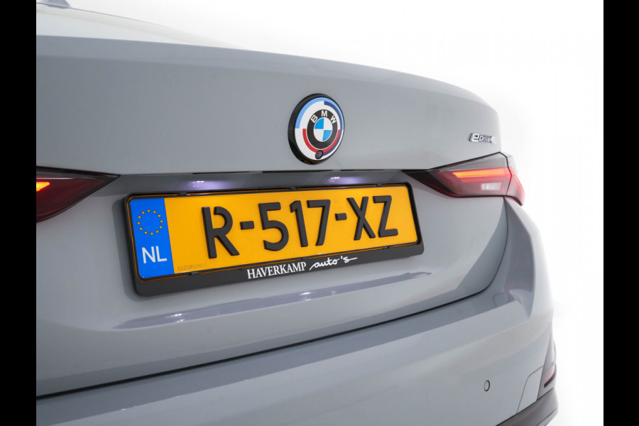 BMW i4 eDrive40 84 kWh M-Sport *M50 JAHRE* [ 3-Fase-11 kW ] {SOH-96%} (INCL-BTW) *LEATHER-ALCANTARA | FULL-LED | ADAPTIVE-CRUISE | HEATED-SPORTSEATS | CAMERA | DAB | DIGI-COCKPIT | NAVI-FULLMAP | AMBIENT-LIGHT | ECC | PDC | CARPLAY | KEYLESS | SHIFTPADDLES | 18