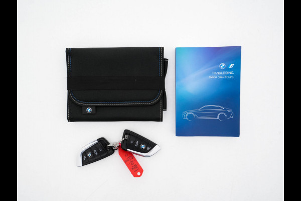 BMW i4 eDrive40 84 kWh M-Sport *M50 JAHRE* [ 3-Fase-11 kW ] {SOH-96%} (INCL-BTW) *LEATHER-ALCANTARA | FULL-LED | ADAPTIVE-CRUISE | HEATED-SPORTSEATS | CAMERA | DAB | DIGI-COCKPIT | NAVI-FULLMAP | AMBIENT-LIGHT | ECC | PDC | CARPLAY | KEYLESS | SHIFTPADDLES | 18
