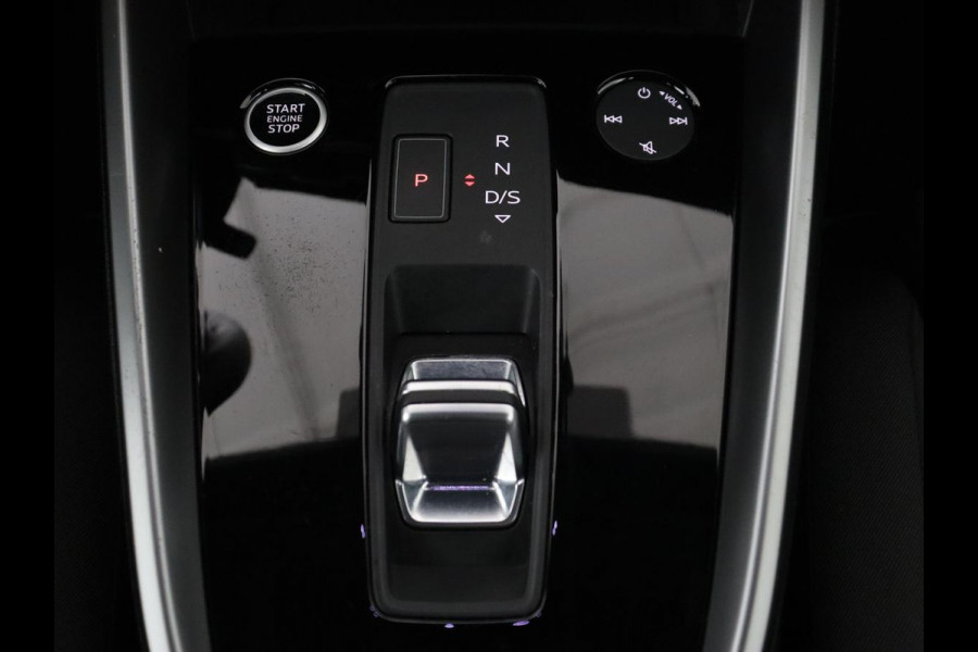 Audi A3 30 TFSI Advanced edition | Sportstoelen | Carplay | Virtual Cockpit | Audi Sound | Navigatie | Full LED | Parkeerhulp | Climate control | Bluetooth | Cruise control | DAB