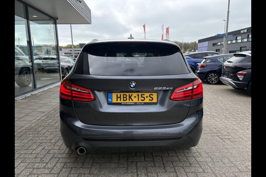 BMW 2 Serie Active Tourer 225xe iPerformance Executive | Trekhaak | Stoelverwarming | Camera