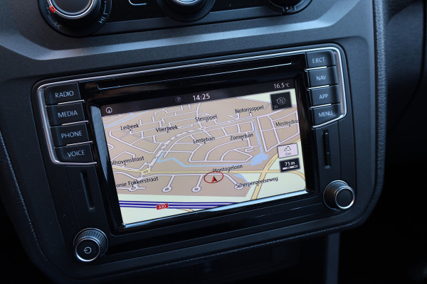 Volkswagen Caddy 2.0 TDI 185 PK DSG R-Line | Camera | CarPlay | Alarm | ACC | Lane Assist | Trekhaak | Navigatie | PDC | DAB | Nieuwe APK | NAP Logisch