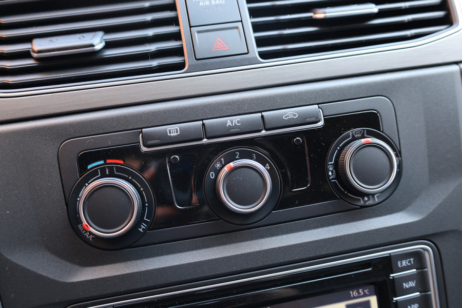 Volkswagen Caddy 2.0 TDI 185 PK DSG R-Line | Camera | CarPlay | Alarm | ACC | Lane Assist | Trekhaak | Navigatie | PDC | DAB | Nieuwe APK | NAP Logisch