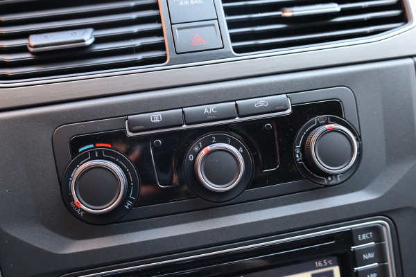 Volkswagen Caddy 2.0 TDI 185 PK DSG R-Line | Camera | CarPlay | Alarm | ACC | Lane Assist | Trekhaak | Navigatie | PDC | DAB | Nieuwe APK | NAP Logisch
