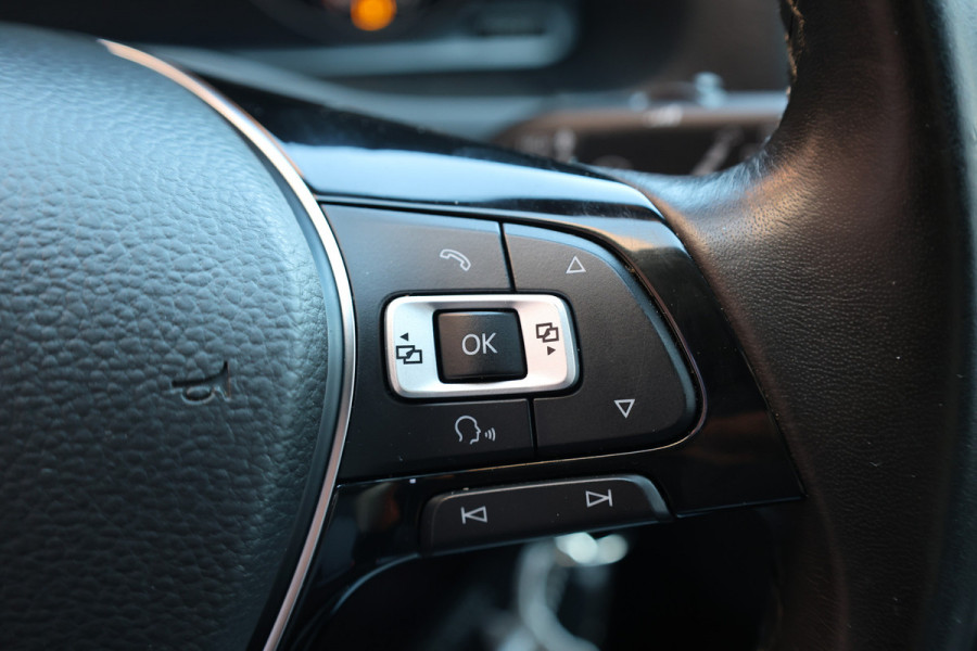 Volkswagen Caddy 2.0 TDI 185 PK DSG R-Line | Camera | CarPlay | Alarm | ACC | Lane Assist | Trekhaak | Navigatie | PDC | DAB | Nieuwe APK | NAP Logisch
