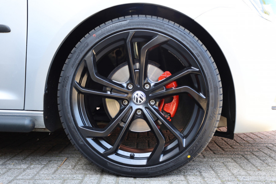 Volkswagen Caddy 2.0 TDI 185 PK DSG R-Line | Camera | CarPlay | Alarm | ACC | Lane Assist | Trekhaak | Navigatie | PDC | DAB | Nieuwe APK | NAP Logisch