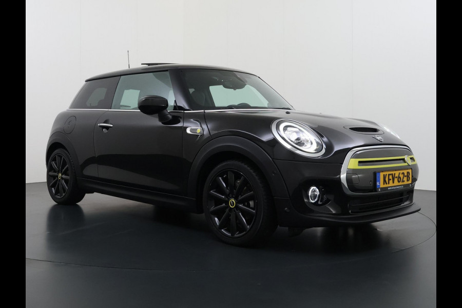 MINI Electric Yours 33 kWh SOH 100% | SUPER COMPLEET UITGEVOERD| PANO | HARMAN KARDON | STOELVERWARMING| HEAD-UP DISPLAY| ACHTERUITRIJCAMERA|