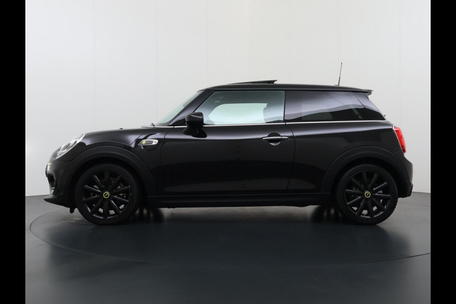 MINI Electric Yours 33 kWh SOH 100% | SUPER COMPLEET UITGEVOERD| PANO | HARMAN KARDON | STOELVERWARMING| HEAD-UP DISPLAY| ACHTERUITRIJCAMERA|