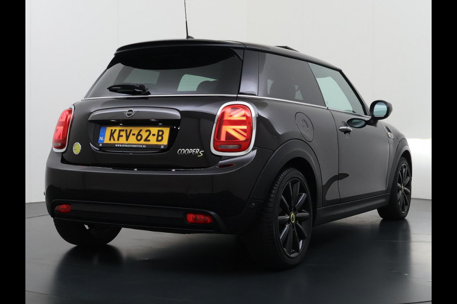 MINI Electric Yours 33 kWh SOH 100% | SUPER COMPLEET UITGEVOERD| PANO | HARMAN KARDON | STOELVERWARMING| HEAD-UP DISPLAY| ACHTERUITRIJCAMERA|