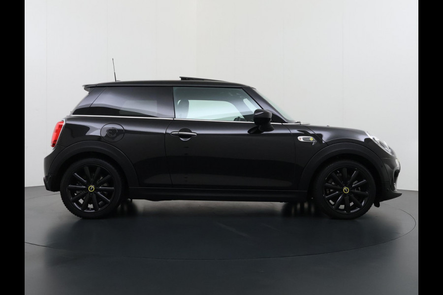 MINI Electric Yours 33 kWh SOH 100% | SUPER COMPLEET UITGEVOERD| PANO | HARMAN KARDON | STOELVERWARMING| HEAD-UP DISPLAY| ACHTERUITRIJCAMERA|