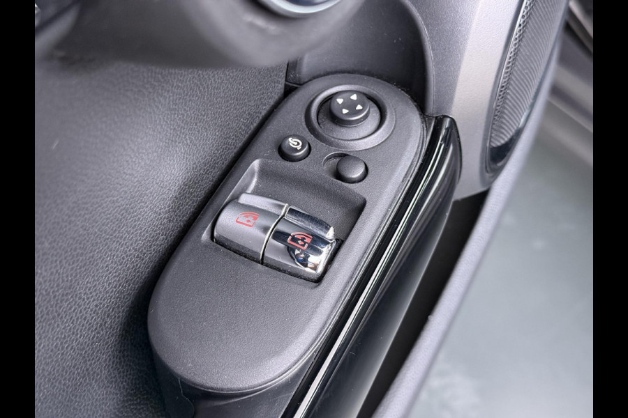 MINI Electric Yours 33 kWh SOH 100% | SUPER COMPLEET UITGEVOERD| PANO | HARMAN KARDON | STOELVERWARMING| HEAD-UP DISPLAY| ACHTERUITRIJCAMERA|