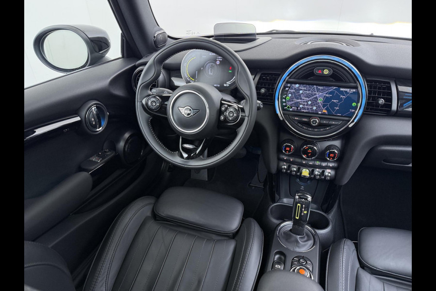 MINI Electric Yours 33 kWh SOH 100% | SUPER COMPLEET UITGEVOERD| PANO | HARMAN KARDON | STOELVERWARMING| HEAD-UP DISPLAY| ACHTERUITRIJCAMERA|