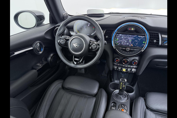MINI Electric Yours 33 kWh SOH 100% | SUPER COMPLEET UITGEVOERD| PANO | HARMAN KARDON | STOELVERWARMING| HEAD-UP DISPLAY| ACHTERUITRIJCAMERA|
