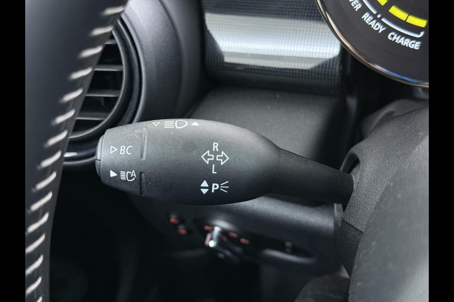 MINI Electric Yours 33 kWh SOH 100% | SUPER COMPLEET UITGEVOERD| PANO | HARMAN KARDON | STOELVERWARMING| HEAD-UP DISPLAY| ACHTERUITRIJCAMERA|