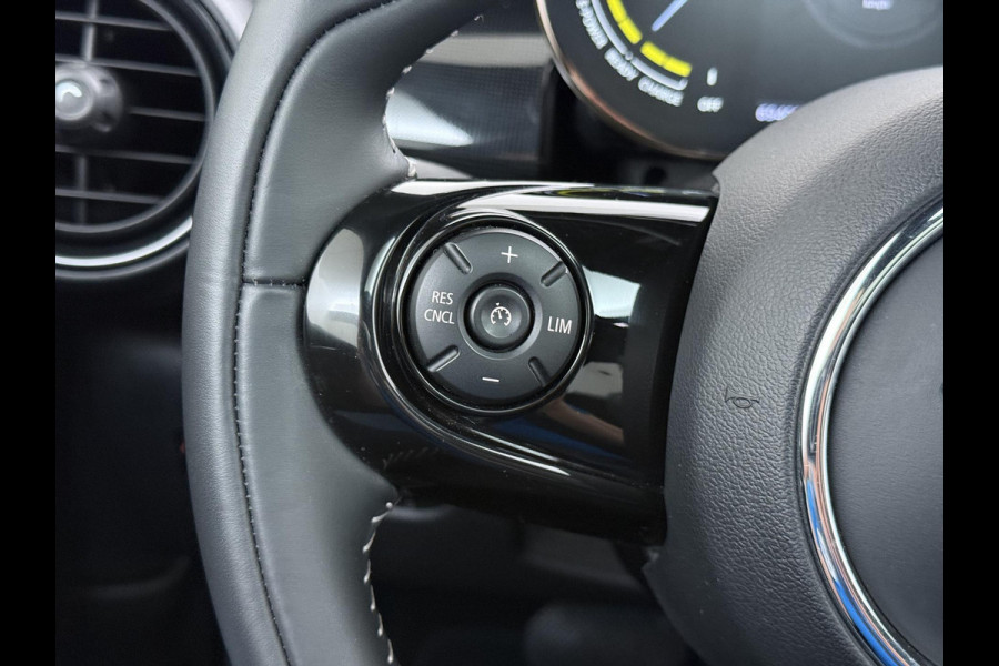 MINI Electric Yours 33 kWh SOH 100% | SUPER COMPLEET UITGEVOERD| PANO | HARMAN KARDON | STOELVERWARMING| HEAD-UP DISPLAY| ACHTERUITRIJCAMERA|