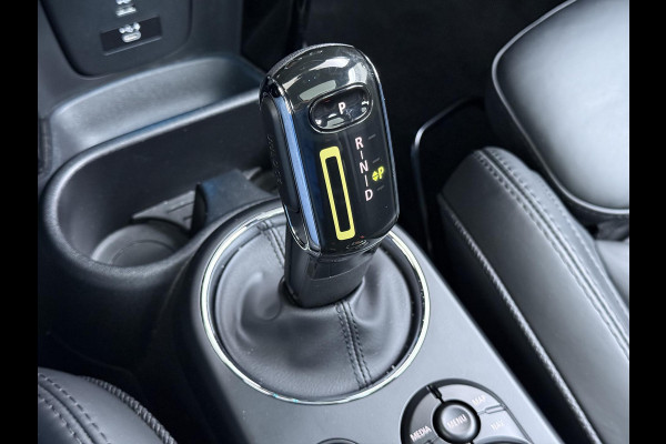 MINI Electric Yours 33 kWh SOH 100% | SUPER COMPLEET UITGEVOERD| PANO | HARMAN KARDON | STOELVERWARMING| HEAD-UP DISPLAY| ACHTERUITRIJCAMERA|