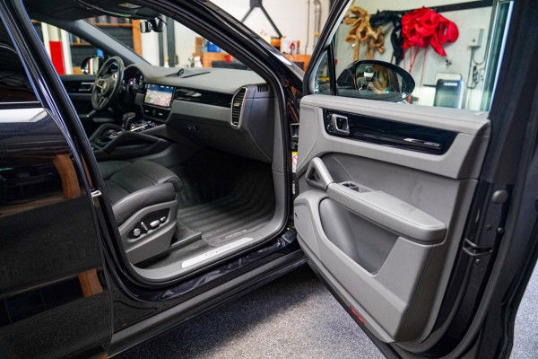 Porsche Cayenne Coupé 3.0 E-Hybrid | Softclose | Luchtvering | Bose | Panorama