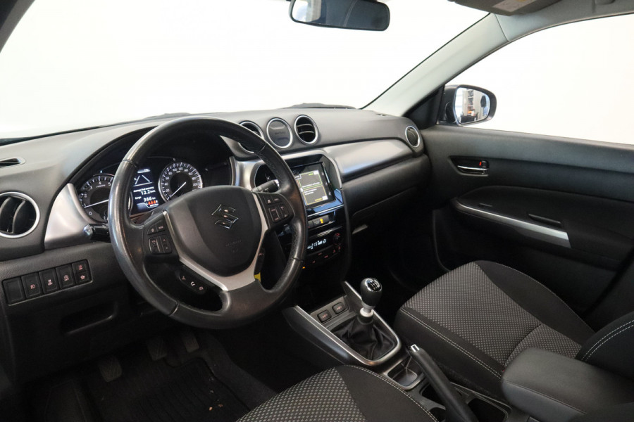Suzuki Vitara 1.4 Boosterjet Style Smart Hybrid Navigatie Full-led Trekhaak * Hemelvaartsdag geopend van 12:00 tot 17:00u *