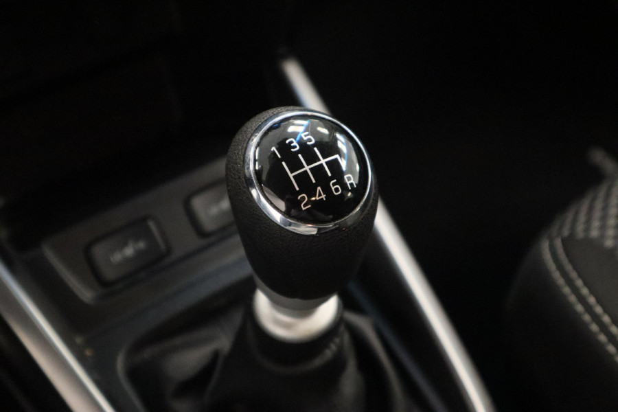 Suzuki Vitara 1.4 Boosterjet Style Smart Hybrid Navigatie Full-led Trekhaak * Hemelvaartsdag geopend van 12:00 tot 17:00u *