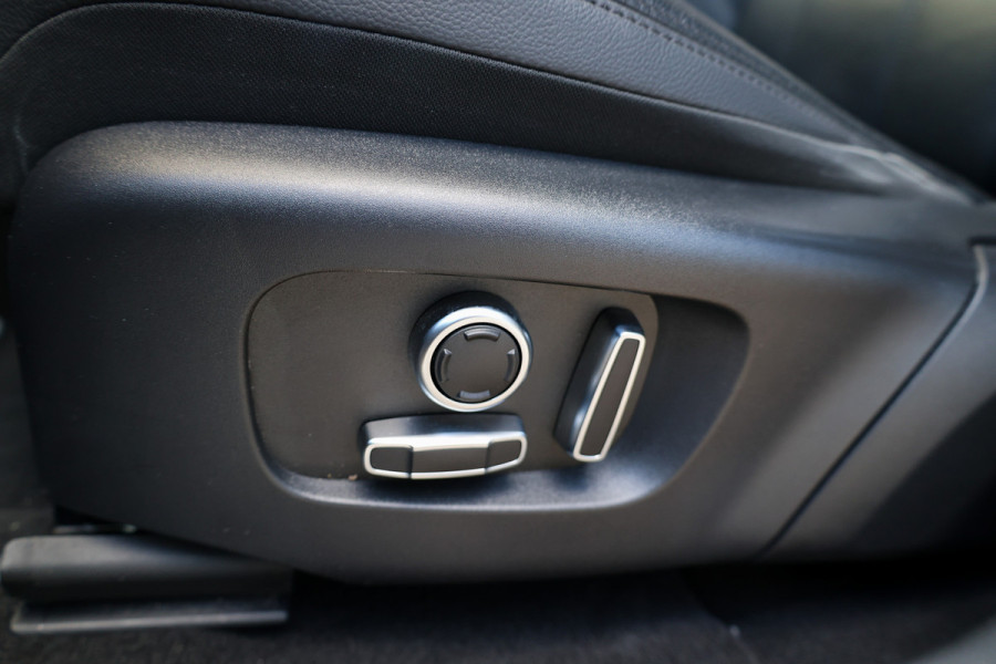 Land Rover Range Rover Evoque 1.5 P300e AWD R-Dynamic HSE | BTW | PANO | MEMORY | HUD | STOEL/STUURVERW | LEDER | CARPLAY | DODE HOEK |