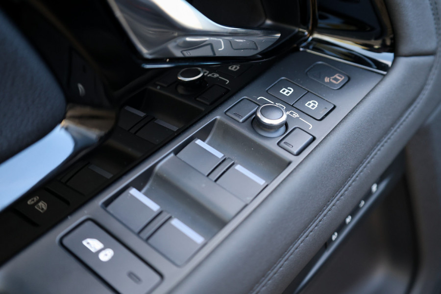 Land Rover Range Rover Evoque 1.5 P300e AWD R-Dynamic HSE | BTW | PANO | MEMORY | HUD | STOEL/STUURVERW | LEDER | CARPLAY | DODE HOEK |