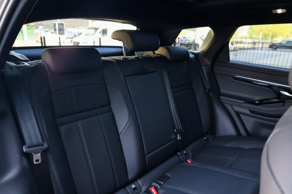 Land Rover Range Rover Evoque 1.5 P300e AWD R-Dynamic HSE | BTW | PANO | MEMORY | HUD | STOEL/STUURVERW | LEDER | CARPLAY | DODE HOEK |
