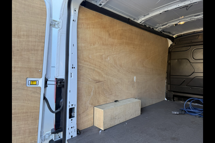 Ford E-Transit 68kWh 184PK L2H2 317km WLTP 94,9% (SOH) BEV Snelladen Cruise control Climate control Carplay Navigatie Laadkabel Parkeersensoren