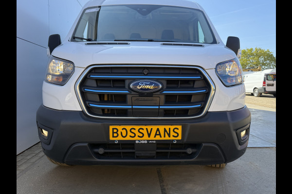 Ford E-Transit 68kWh 184PK L2H2 317km WLTP 94,9% (SOH) BEV Snelladen Cruise control Climate control Carplay Navigatie Laadkabel Parkeersensoren