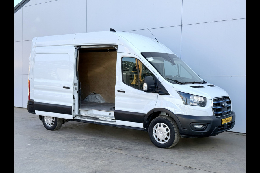 Ford E-Transit 68kWh 184PK L3H3 317km WLTP 95,7% (SOH) BEV Snelladen Camera Cruise control Climate control Carplay Navigatie Laadkabel Parkeersensoren