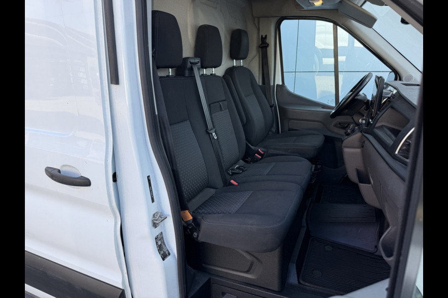 Ford E-Transit 68kWh 184PK L3H3 317km WLTP 95,7% (SOH) BEV Snelladen Camera Cruise control Climate control Carplay Navigatie Laadkabel Parkeersensoren