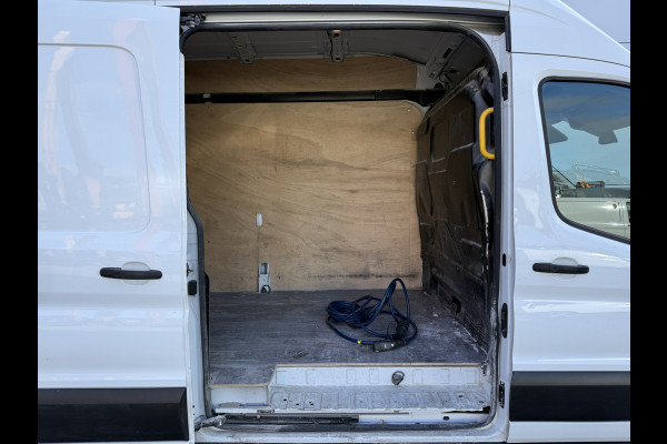 Ford E-Transit 68kWh 184PK L3H3 317km WLTP 95,7% (SOH) BEV Snelladen Camera Cruise control Climate control Carplay Navigatie Laadkabel Parkeersensoren