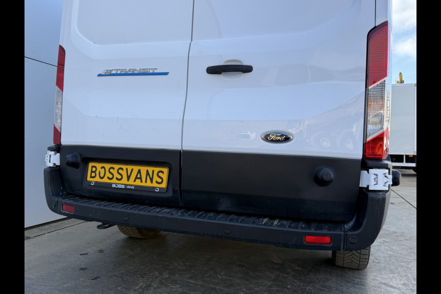 Ford E-Transit 68kWh 184PK L3H3 317km WLTP 95,7% (SOH) BEV Snelladen Camera Cruise control Climate control Carplay Navigatie Laadkabel Parkeersensoren