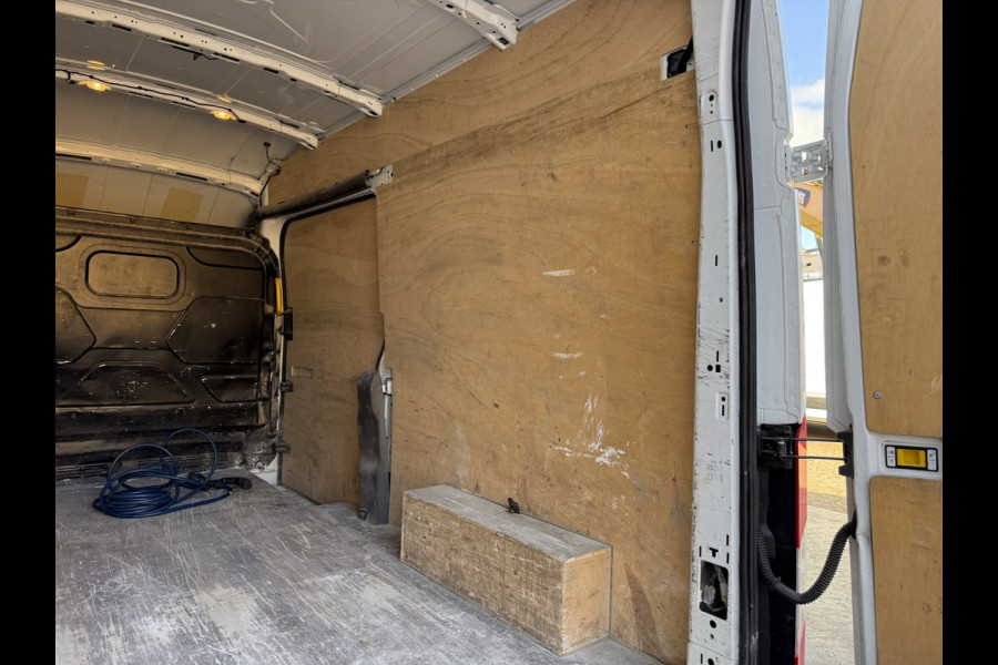 Ford E-Transit 68kWh 184PK L3H3 317km WLTP 95,7% (SOH) BEV Snelladen Camera Cruise control Climate control Carplay Navigatie Laadkabel Parkeersensoren