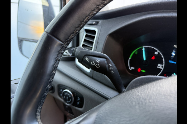 Ford E-Transit 68kWh 184PK L3H3 317km WLTP 95,7% (SOH) BEV Snelladen Camera Cruise control Climate control Carplay Navigatie Laadkabel Parkeersensoren